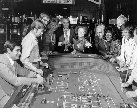 Illustration évoquant la guerre des casinos de la Côte d'Azur