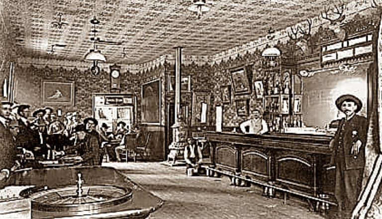 Joueurs de poker dans un saloon du Far West