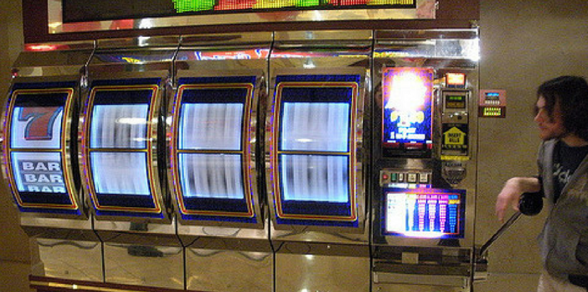 Machine à sous géante dans un casino américain