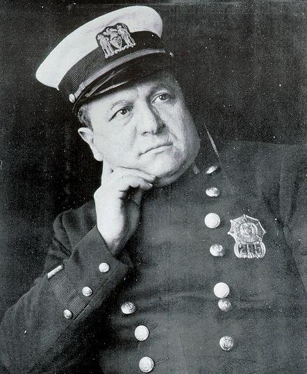 Joseph Petrosino, inspecteur du NYPD, vers 1908