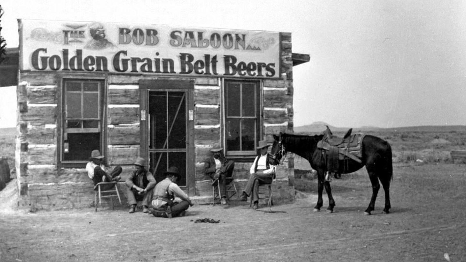 Cow-boys jouant et pariant dans un saloon de l’Ouest, Montana, 1880
