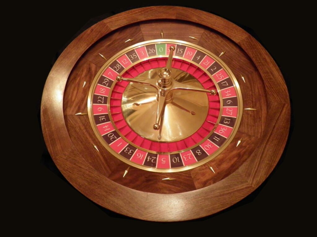 Cylindre de roulette de casino en bois et laiton, à zéro unique